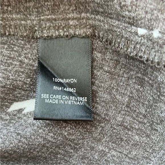 Torrid Dark Gray Lizzie Button Down Blouse with Skulls, Hearts, Stars. Size 3X. - Picture 10 of 12